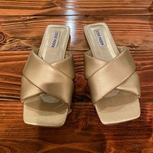 Gold Steve Madden slides size 8. Only worn twice!